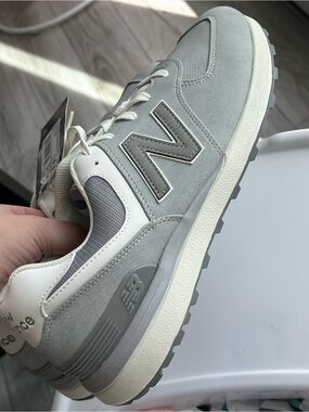 New Balance Women’s 574 Greens V2 Golf Shoes WG574LG Gray White Size 9.5 NWT